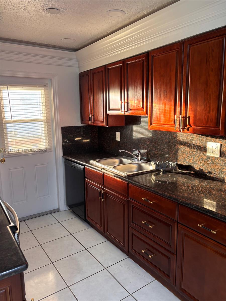 ELMVALE CONDO - Residential
