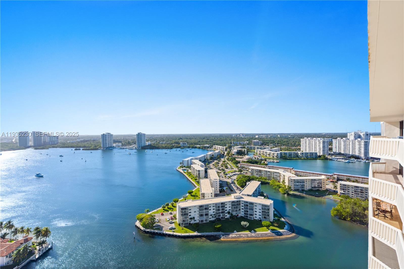 1000 ISL BLVD WILLIAMS IS - Residential