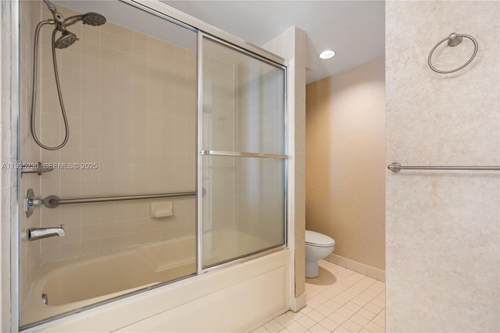 1000 ISL BLVD WILLIAMS IS - Residential