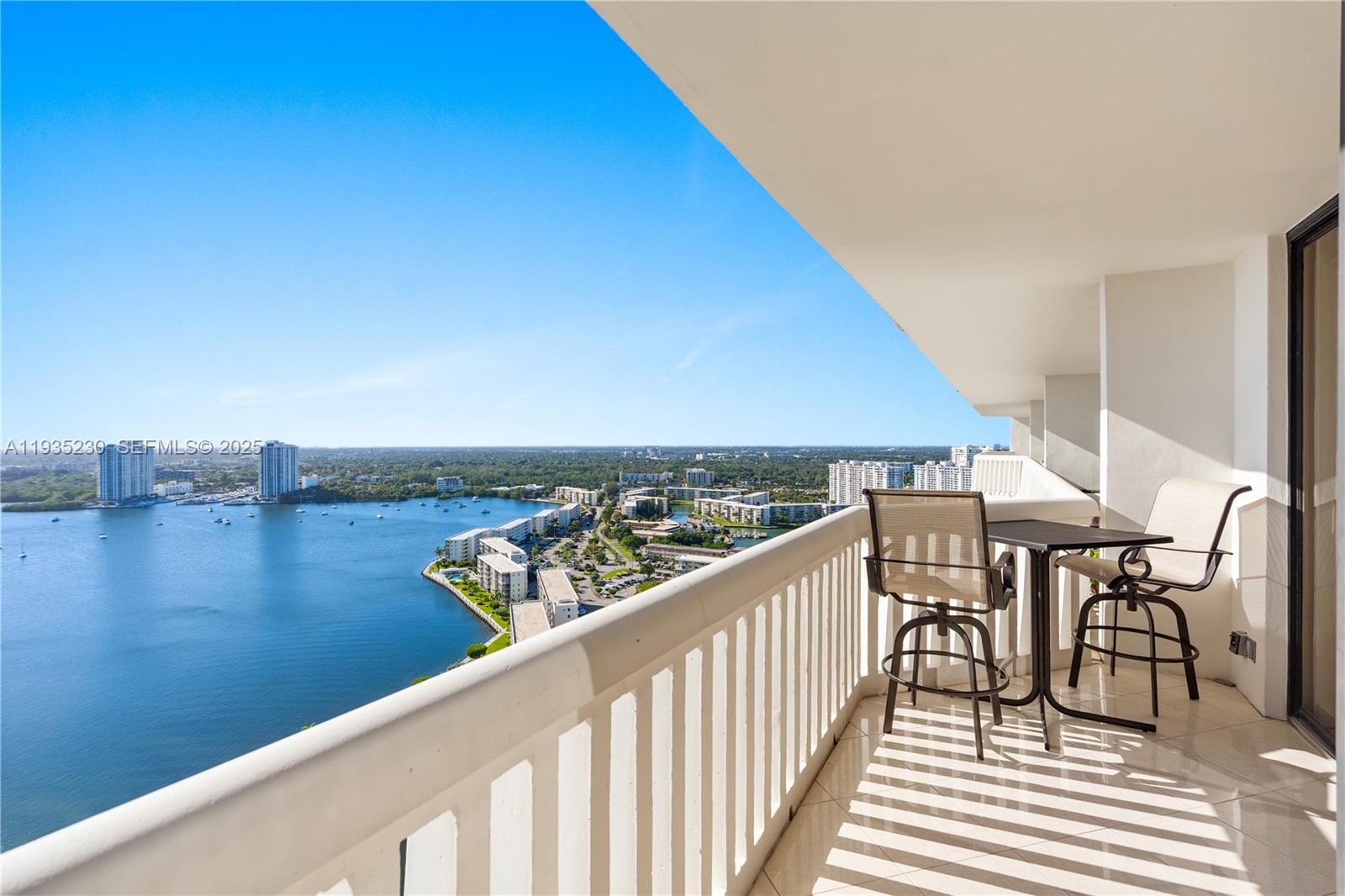 1000 ISL BLVD WILLIAMS IS - Residential