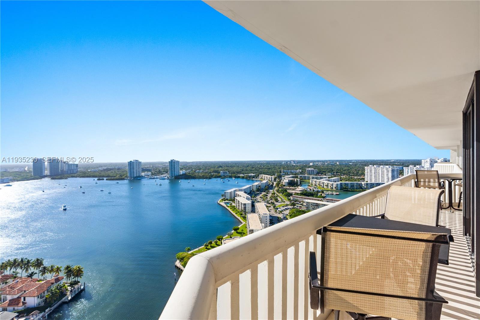 1000 ISL BLVD WILLIAMS IS - Residential