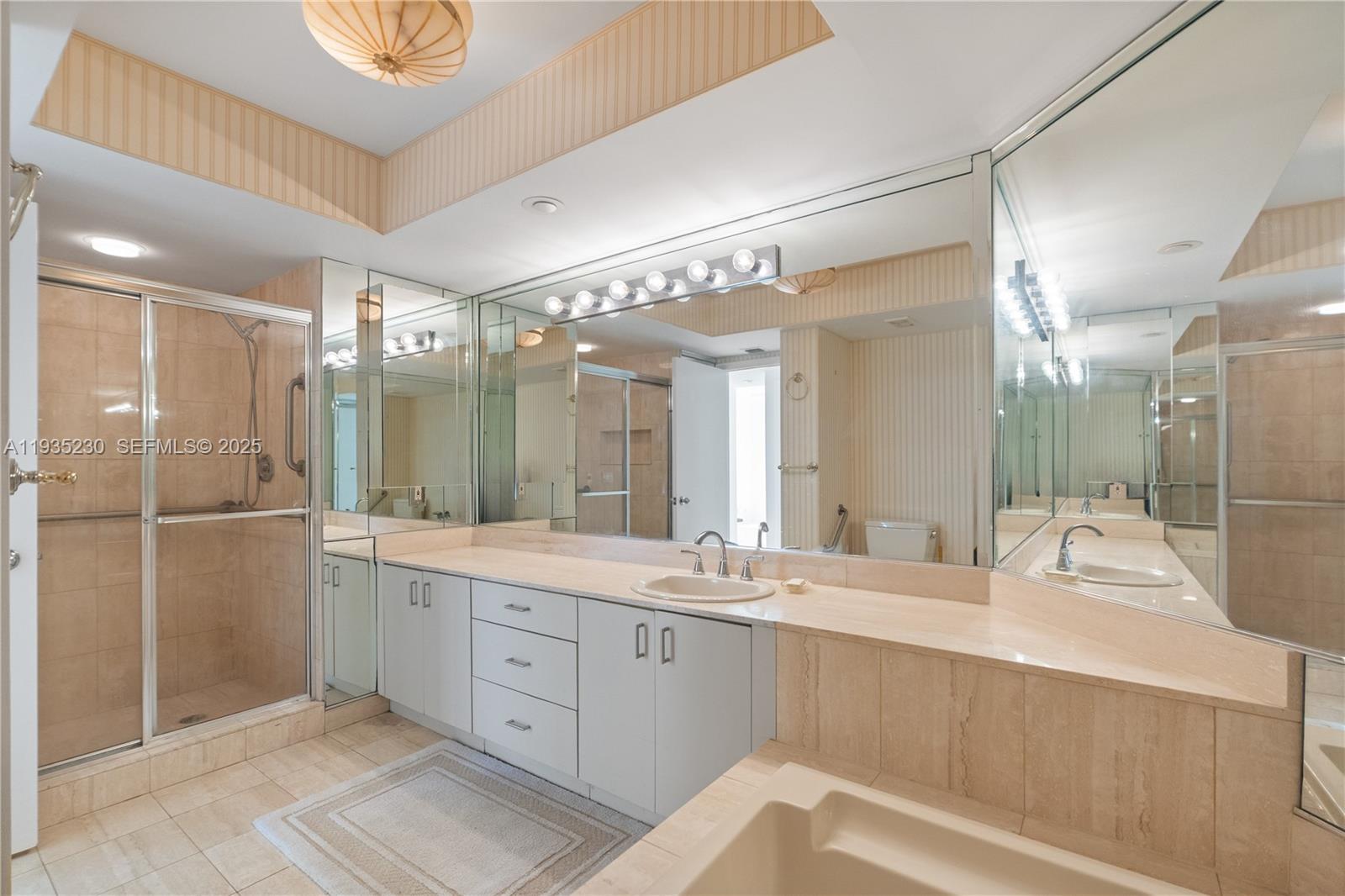 1000 ISL BLVD WILLIAMS IS - Residential