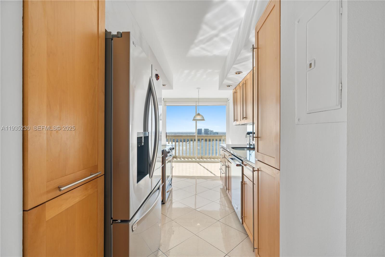 1000 ISL BLVD WILLIAMS IS - Residential