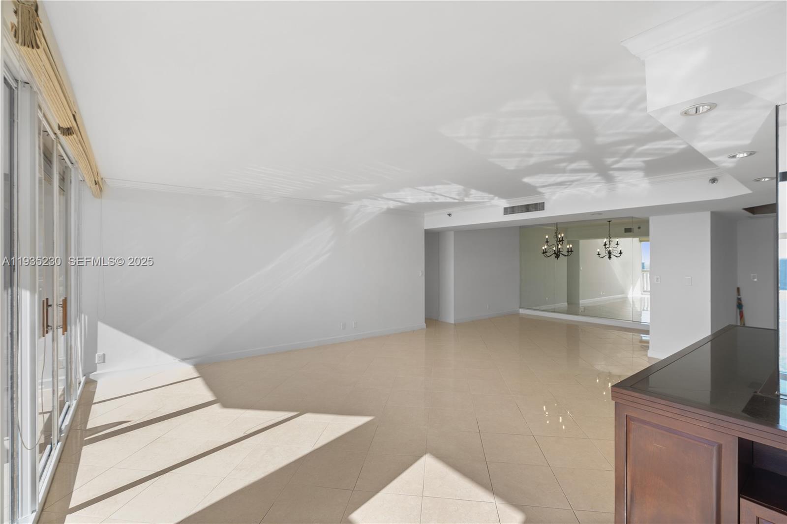 1000 ISL BLVD WILLIAMS IS - Residential