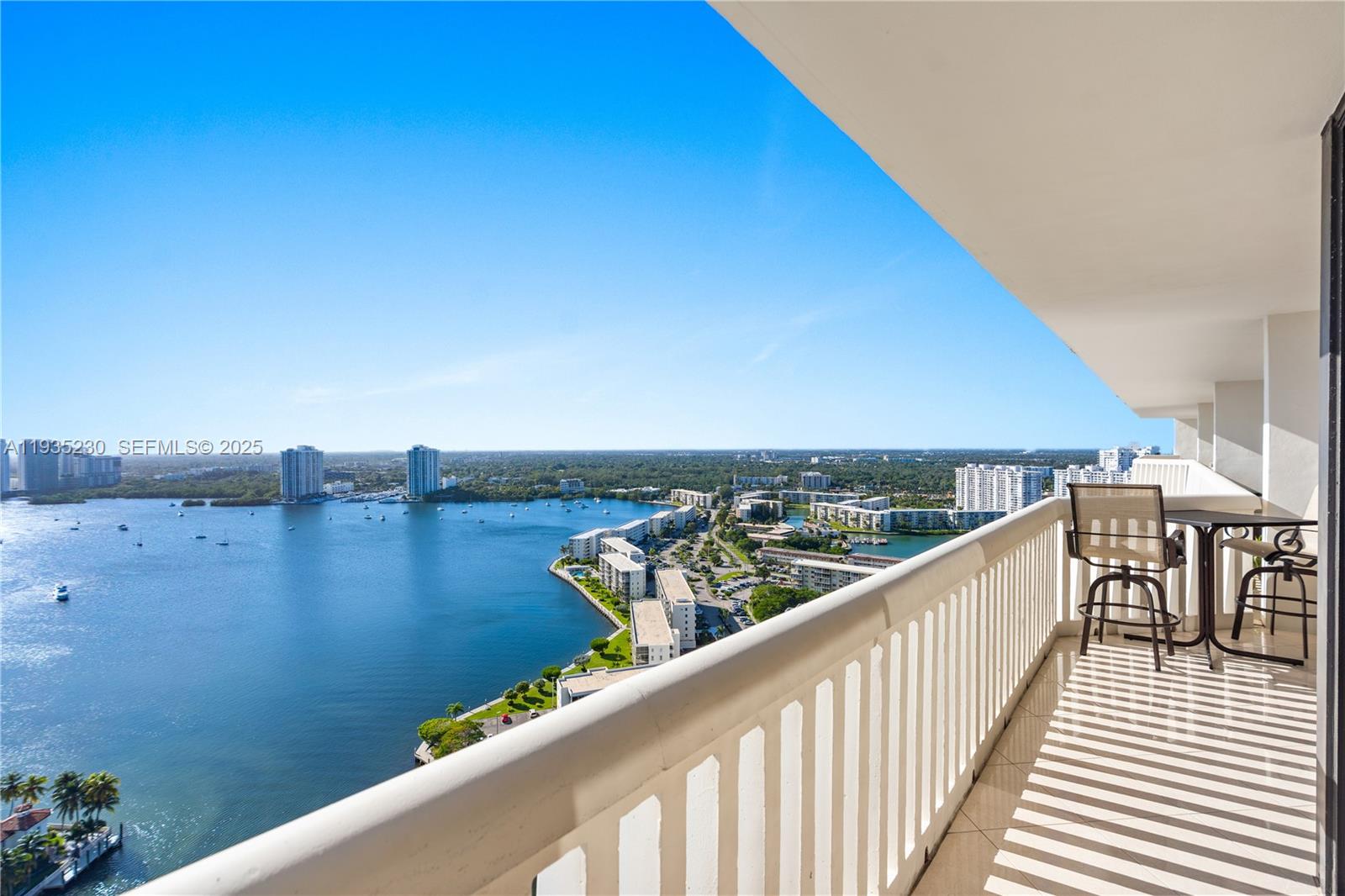 1000 ISL BLVD WILLIAMS IS - Residential