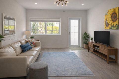 701 Meridian Ave 4 Miami Beach FL 33139