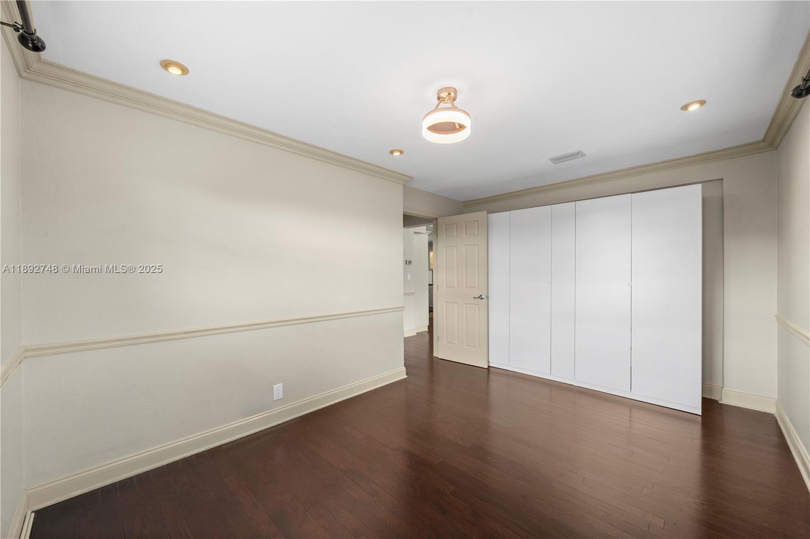ROYAL PALM LAKE ESTATES - Residential Lease