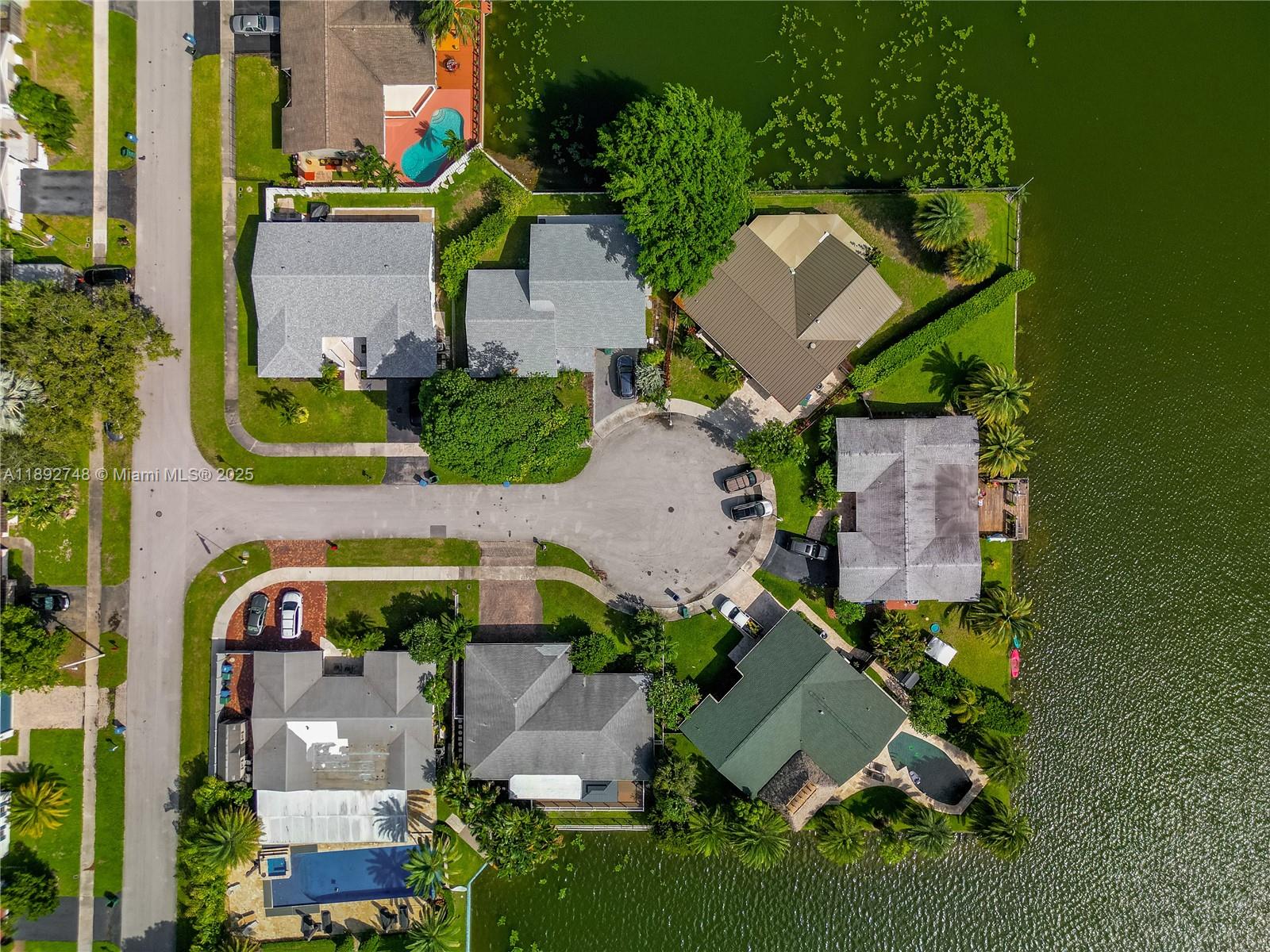 ROYAL PALM LAKE ESTATES - Residential Lease