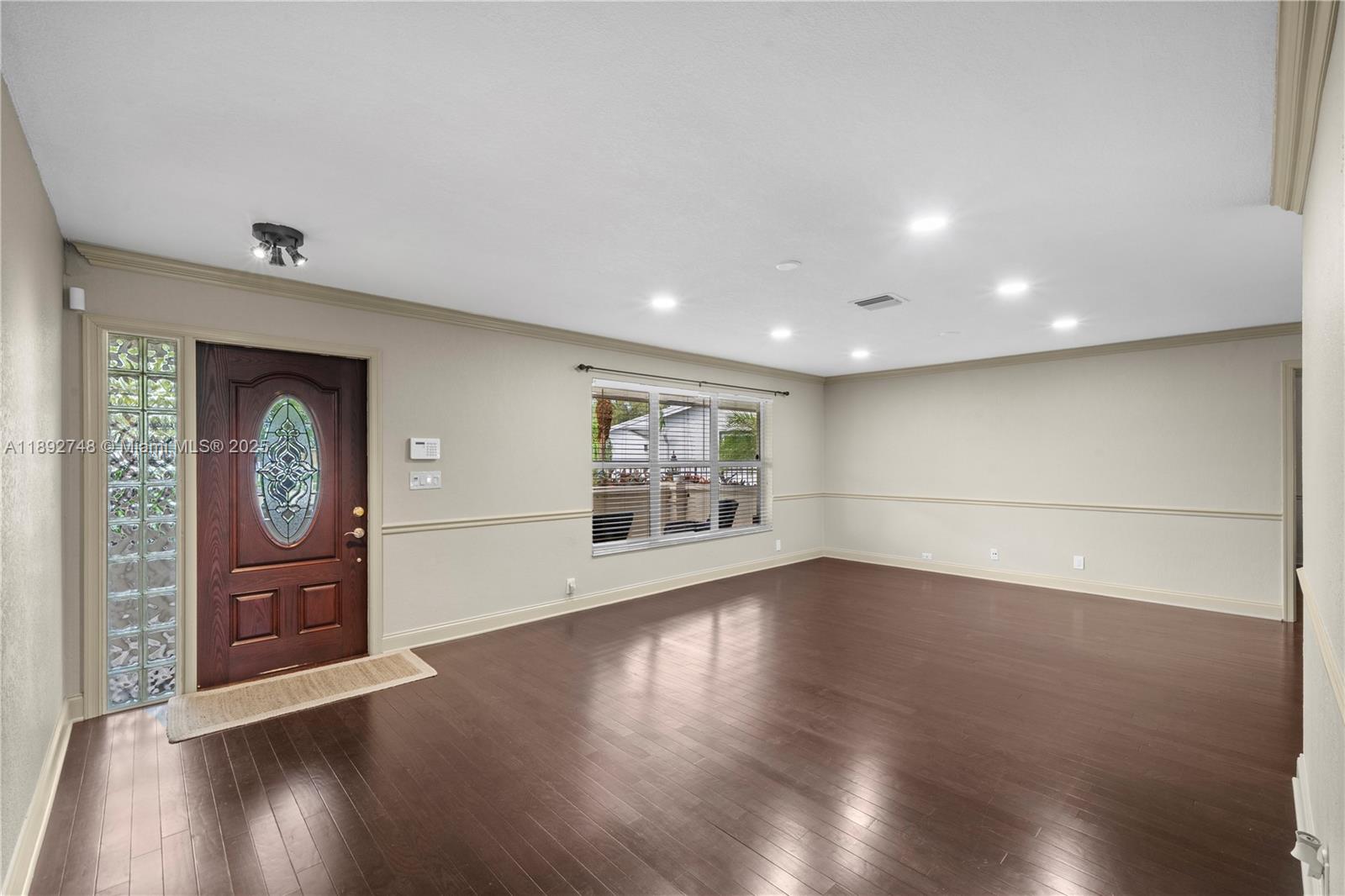 ROYAL PALM LAKE ESTATES - Residential Lease