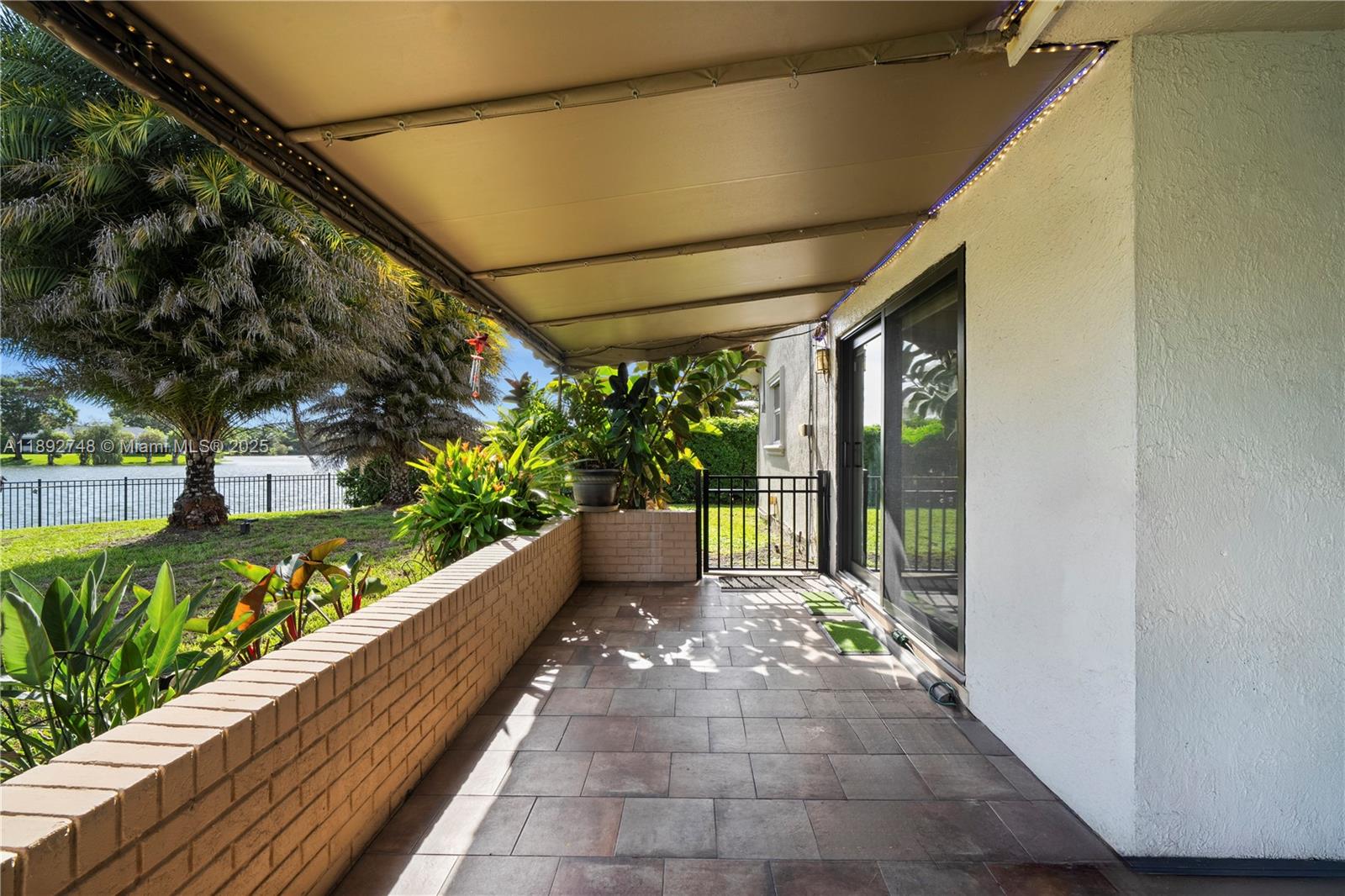 ROYAL PALM LAKE ESTATES - Residential Lease