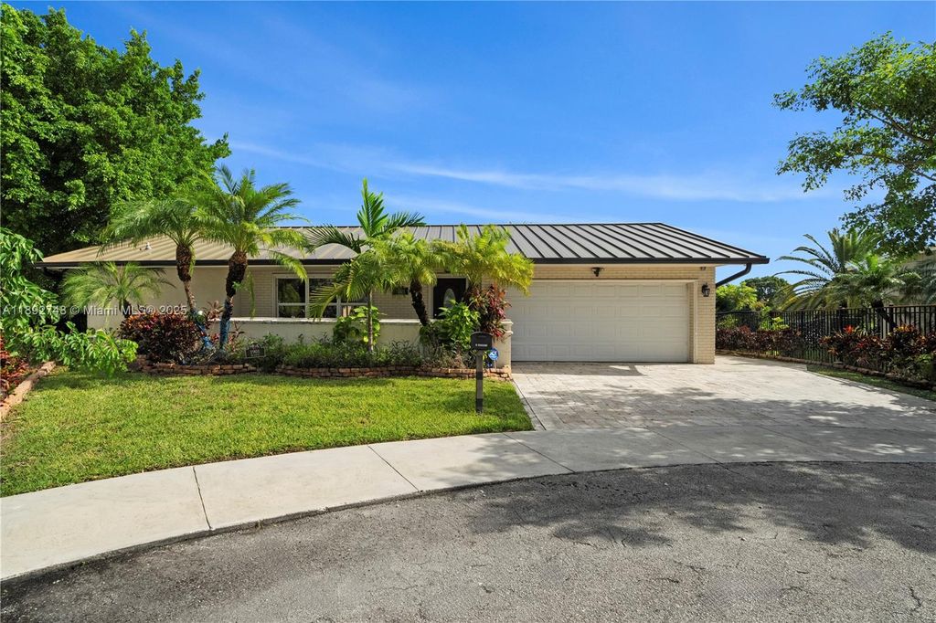 Photo of 1901 NW 41 St, Oakland Park, FL 33309 (MLS # A11892748)