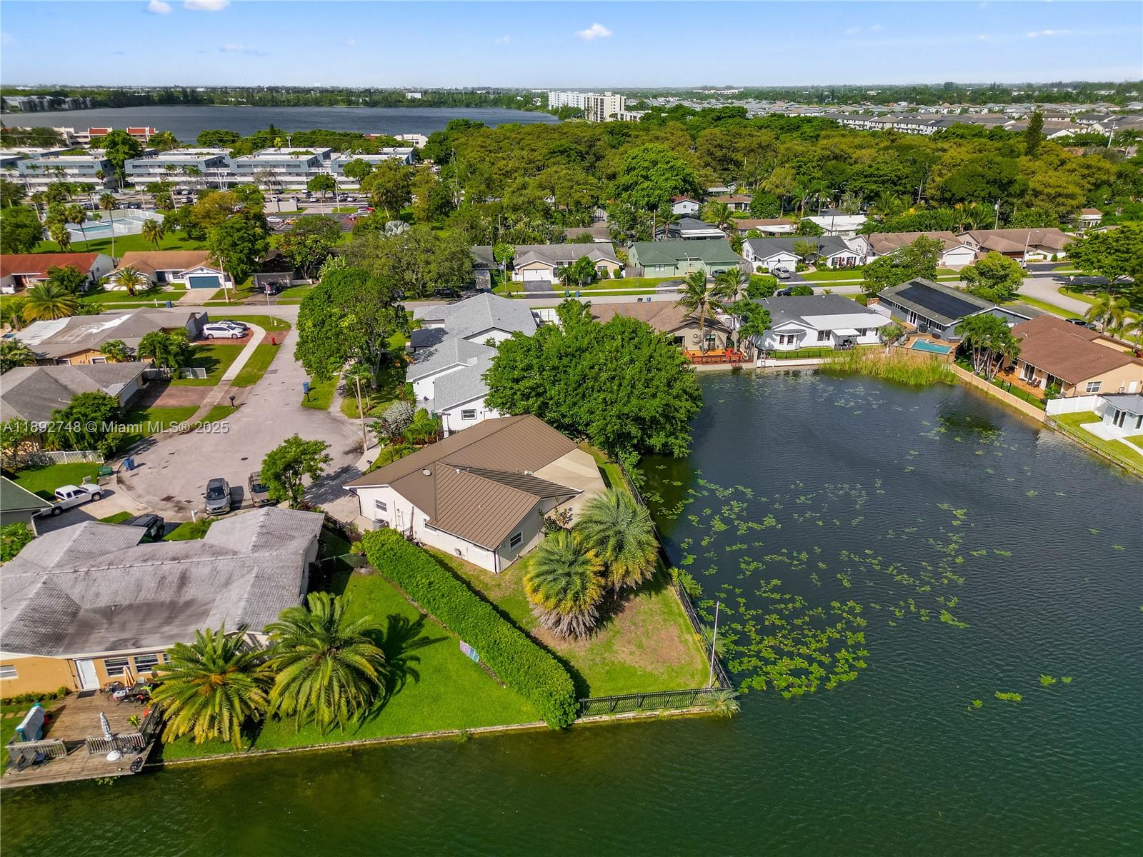 ROYAL PALM LAKE ESTATES - Residential Lease