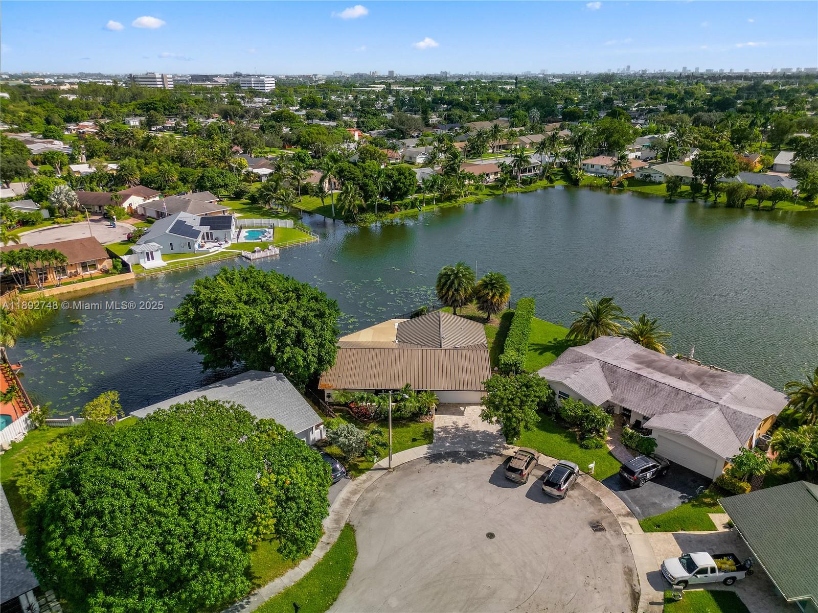 ROYAL PALM LAKE ESTATES - Residential Lease