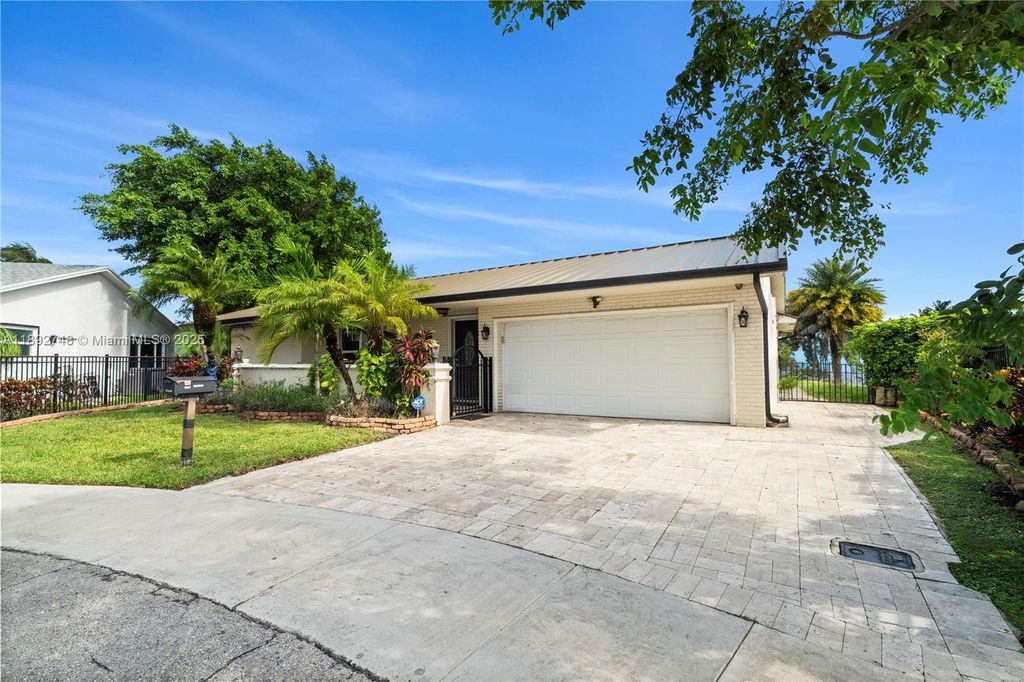 Photo of 1901 NW 41 St, Oakland Park, FL 33309 (MLS # A11892748)