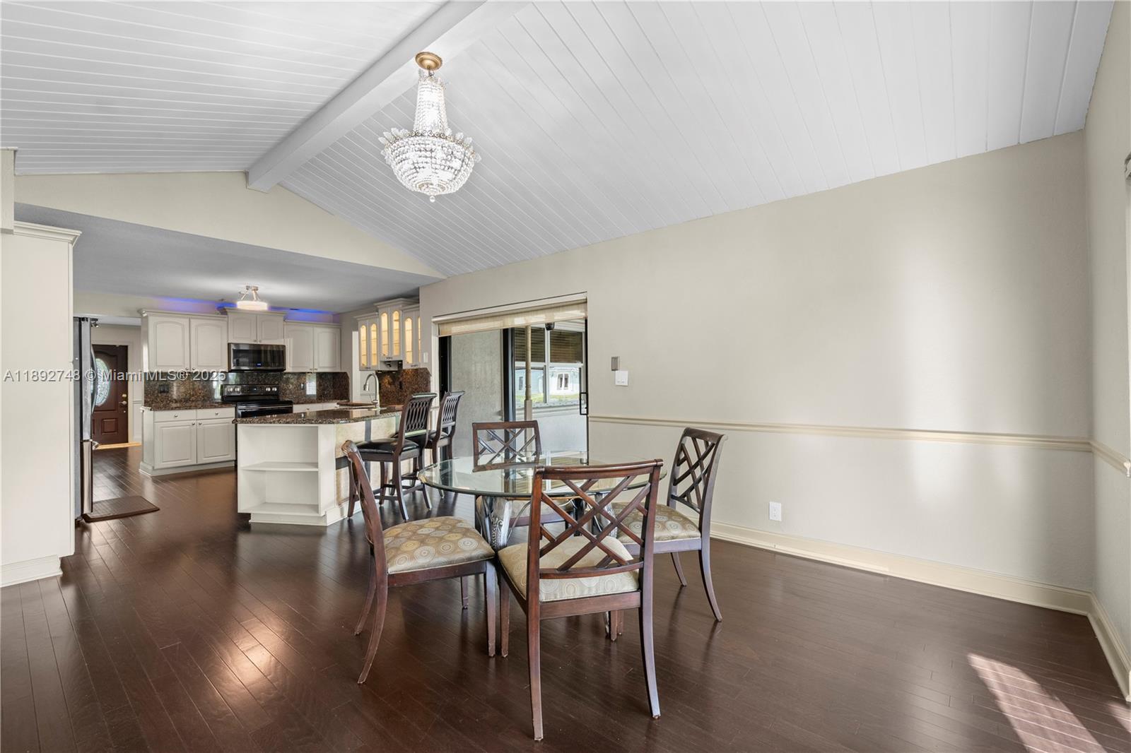 ROYAL PALM LAKE ESTATES - Residential Lease