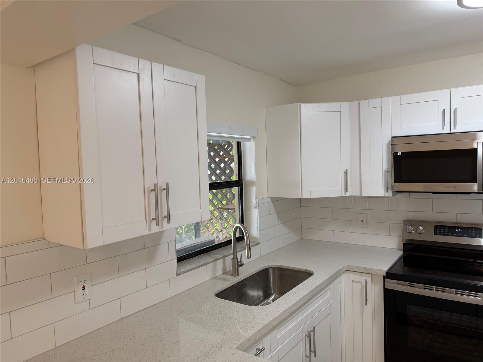 6640 W 24th Ct 25-106