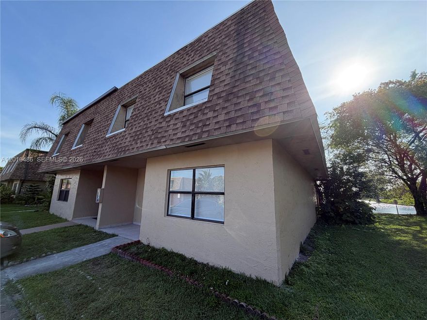 Remodeled 3/2.5 townhouse in Lago Grande Condominium. Kitchen has been remodeled with white quartz countertops, stainless steel appliances, upgraded bathrooms. Screened patio with washer and dryer. Lake view. Unit is rented at $2900 monthly until May 2027.