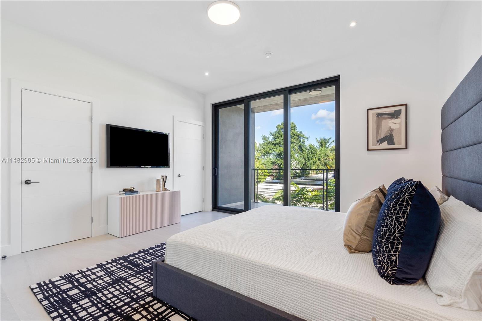 SOUTH BAY ESTATES - Residential