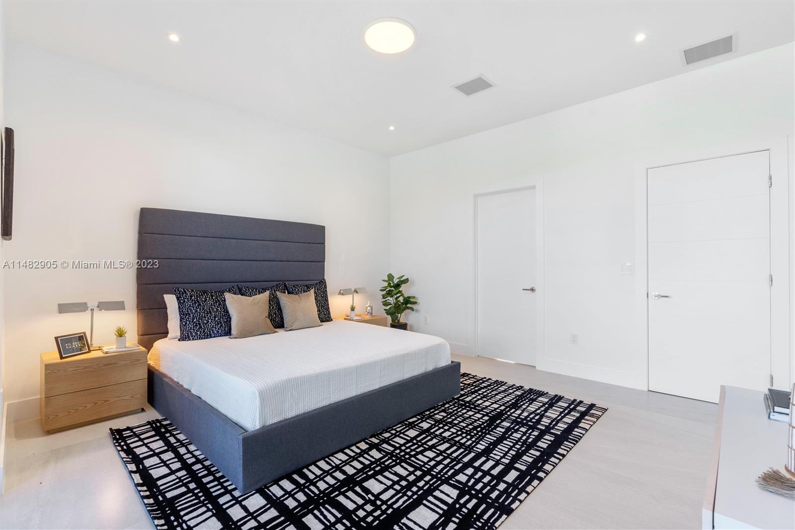 SOUTH BAY ESTATES - Residential