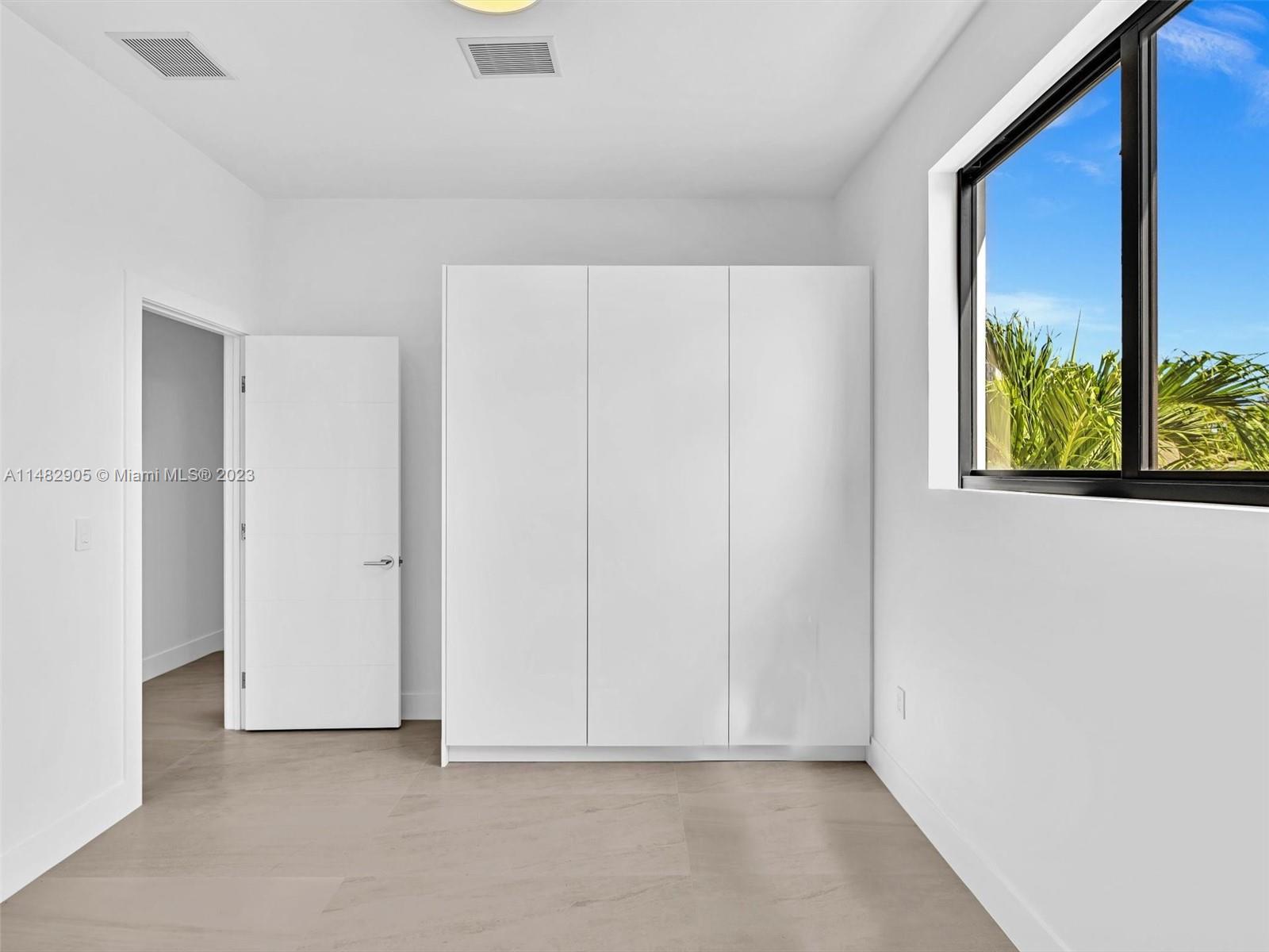 SOUTH BAY ESTATES - Residential