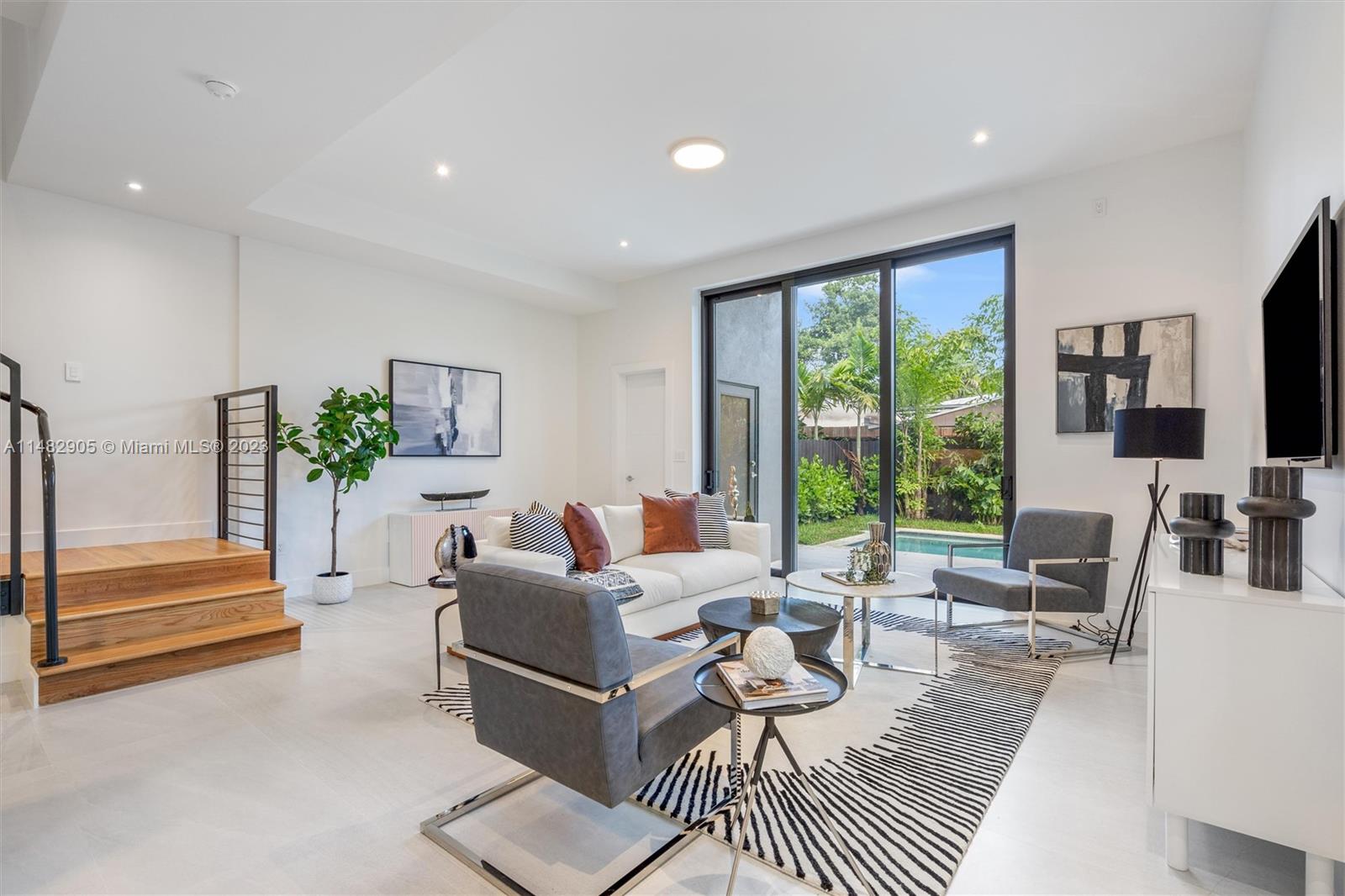 SOUTH BAY ESTATES - Residential