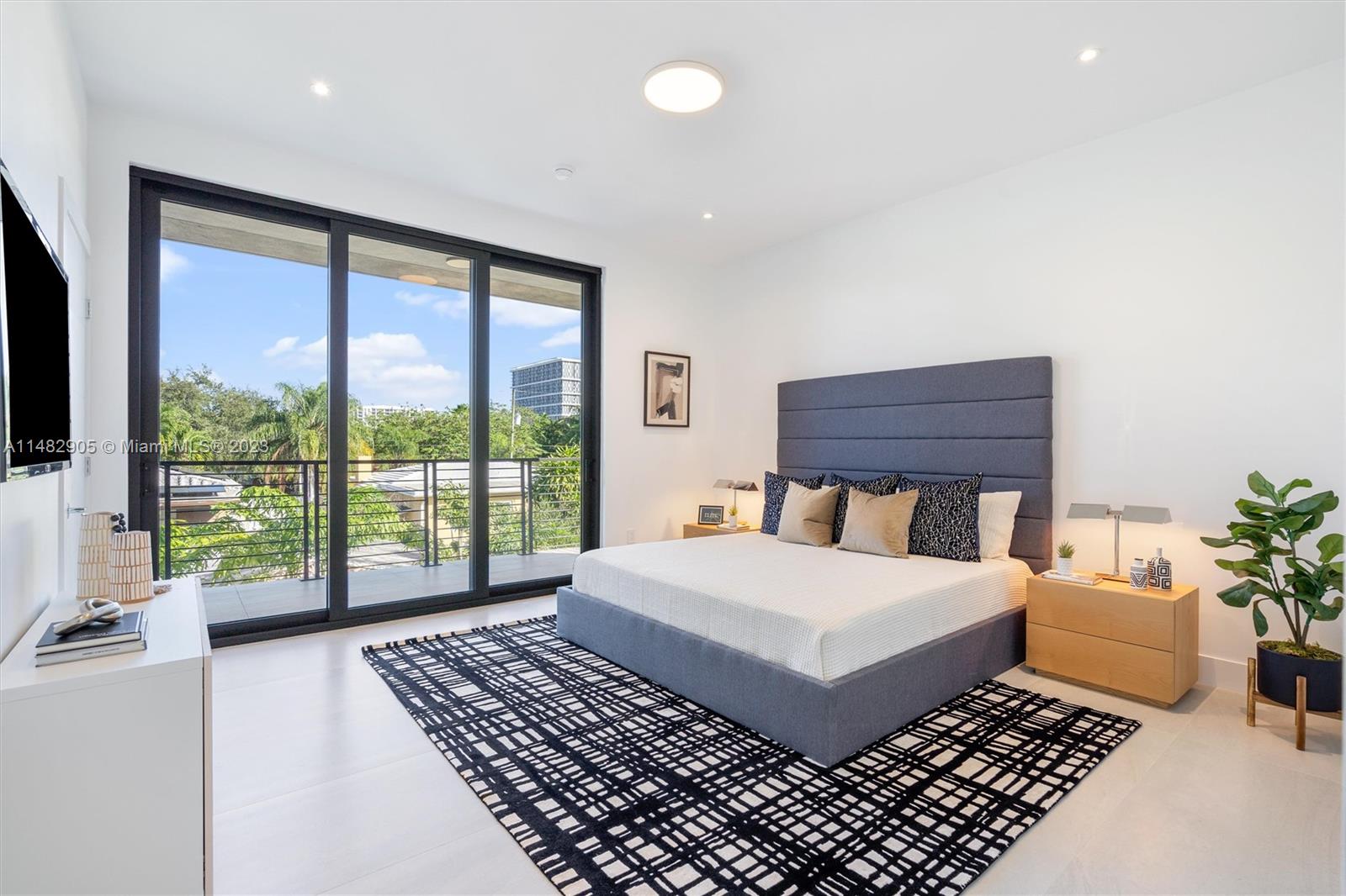 SOUTH BAY ESTATES - Residential