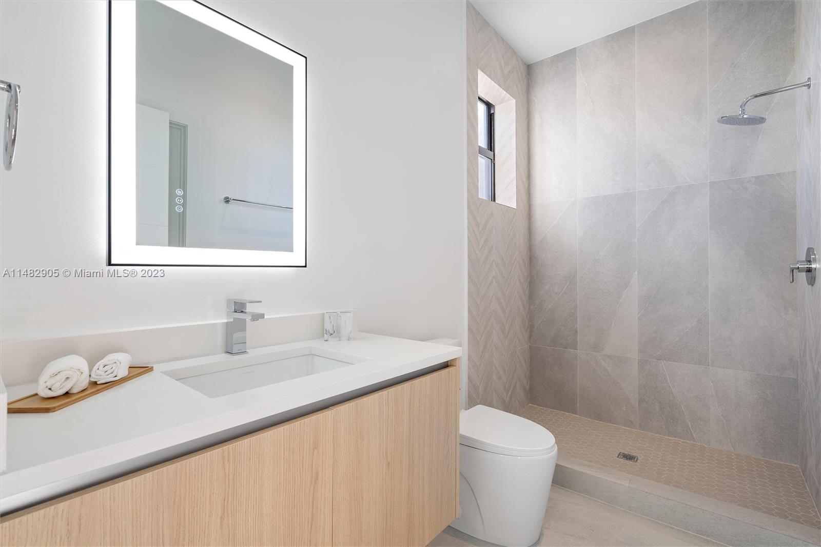 SOUTH BAY ESTATES - Residential