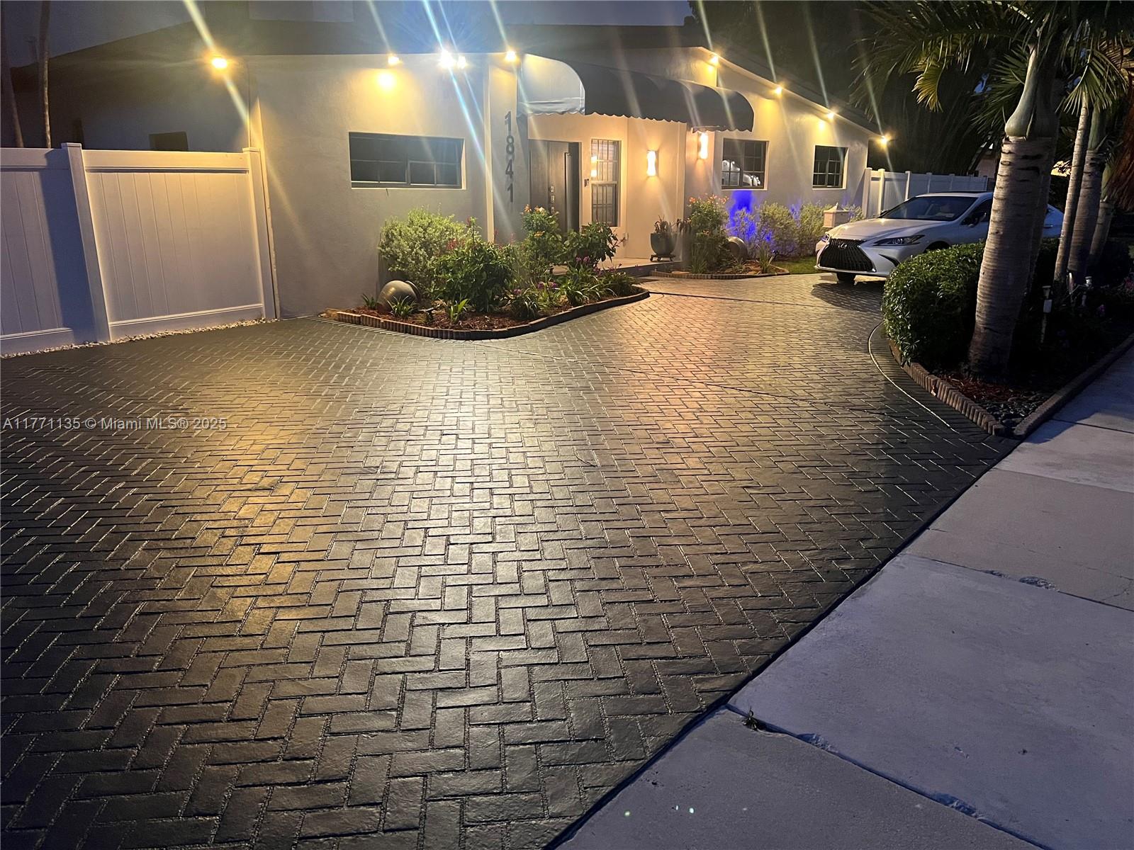 GREYKNOLL ESTATES - Residential