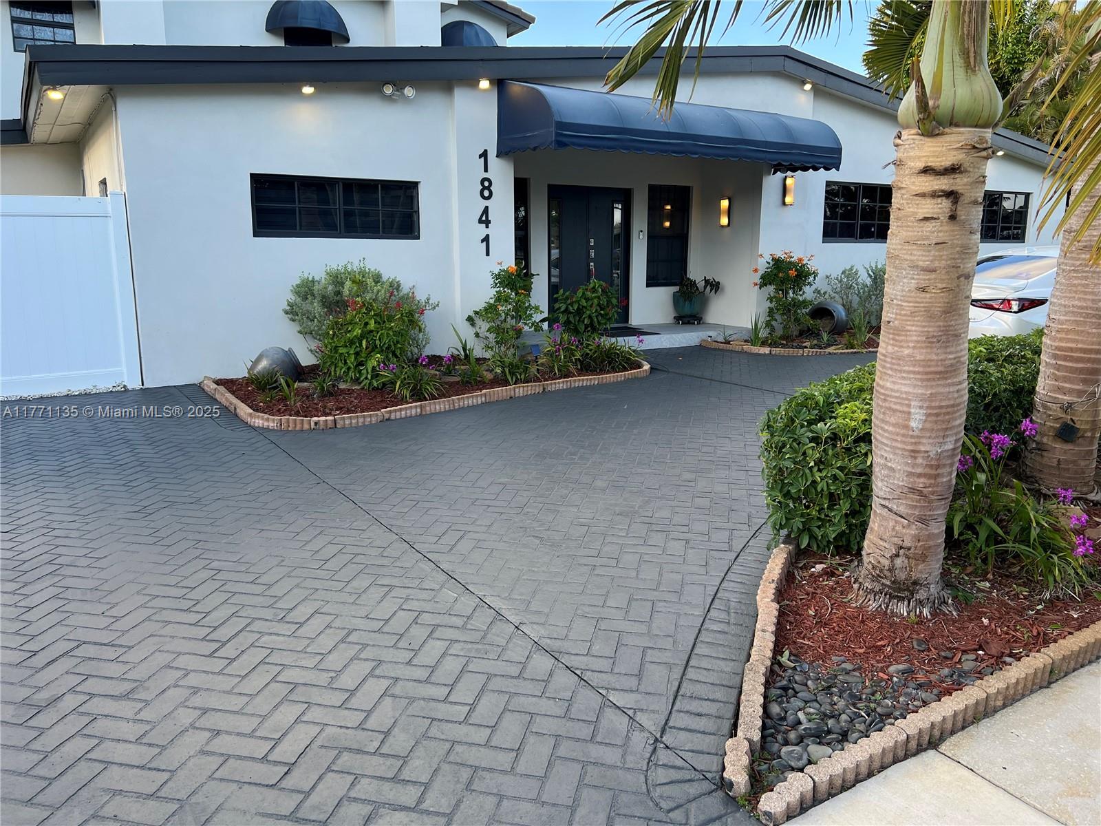 GREYKNOLL ESTATES - Residential