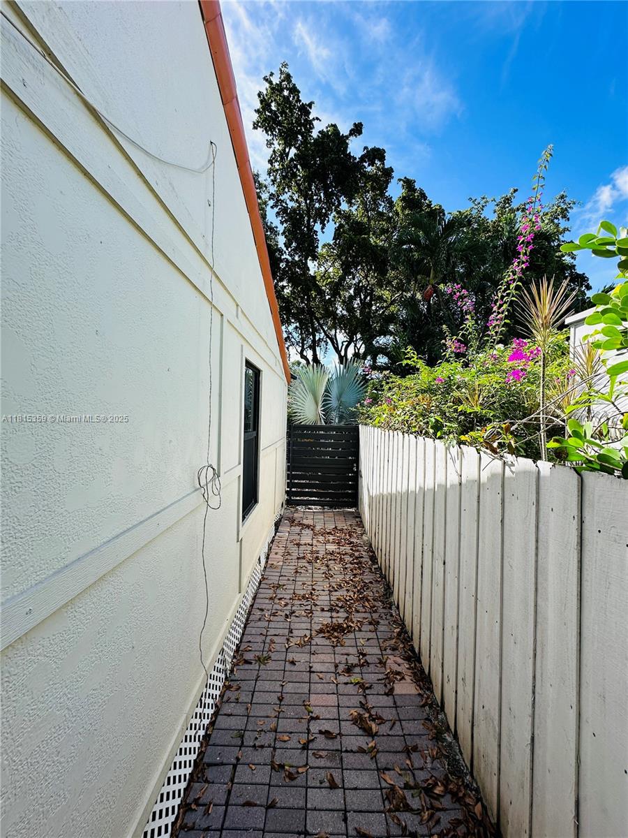 HILLS TRAIL GROVE - Residential Lease