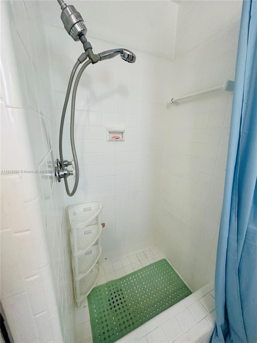 HILLS TRAIL GROVE - Residential Lease