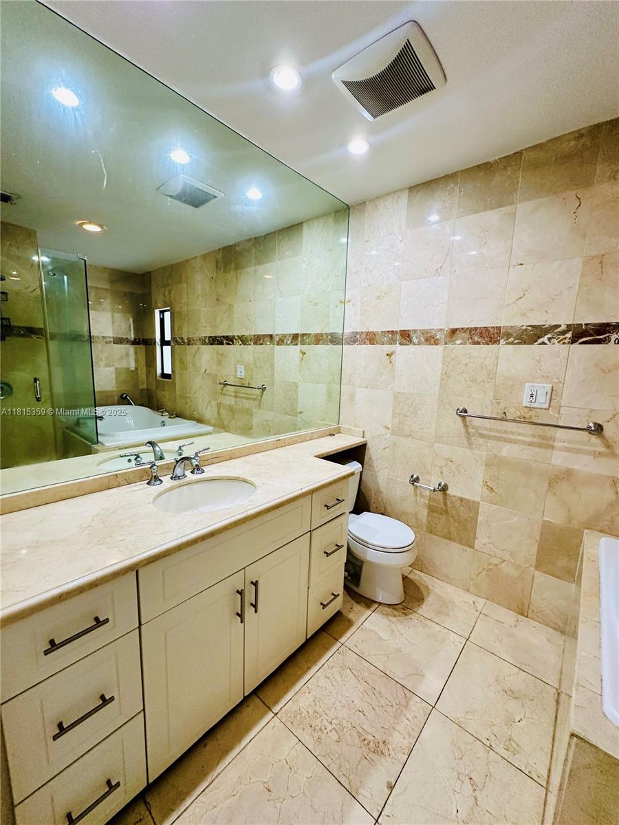 HILLS TRAIL GROVE - Residential Lease
