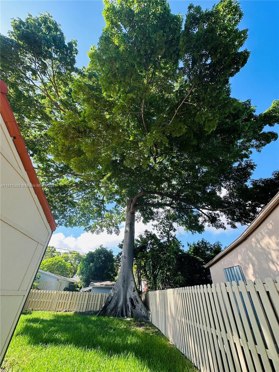 HILLS TRAIL GROVE - Residential Lease