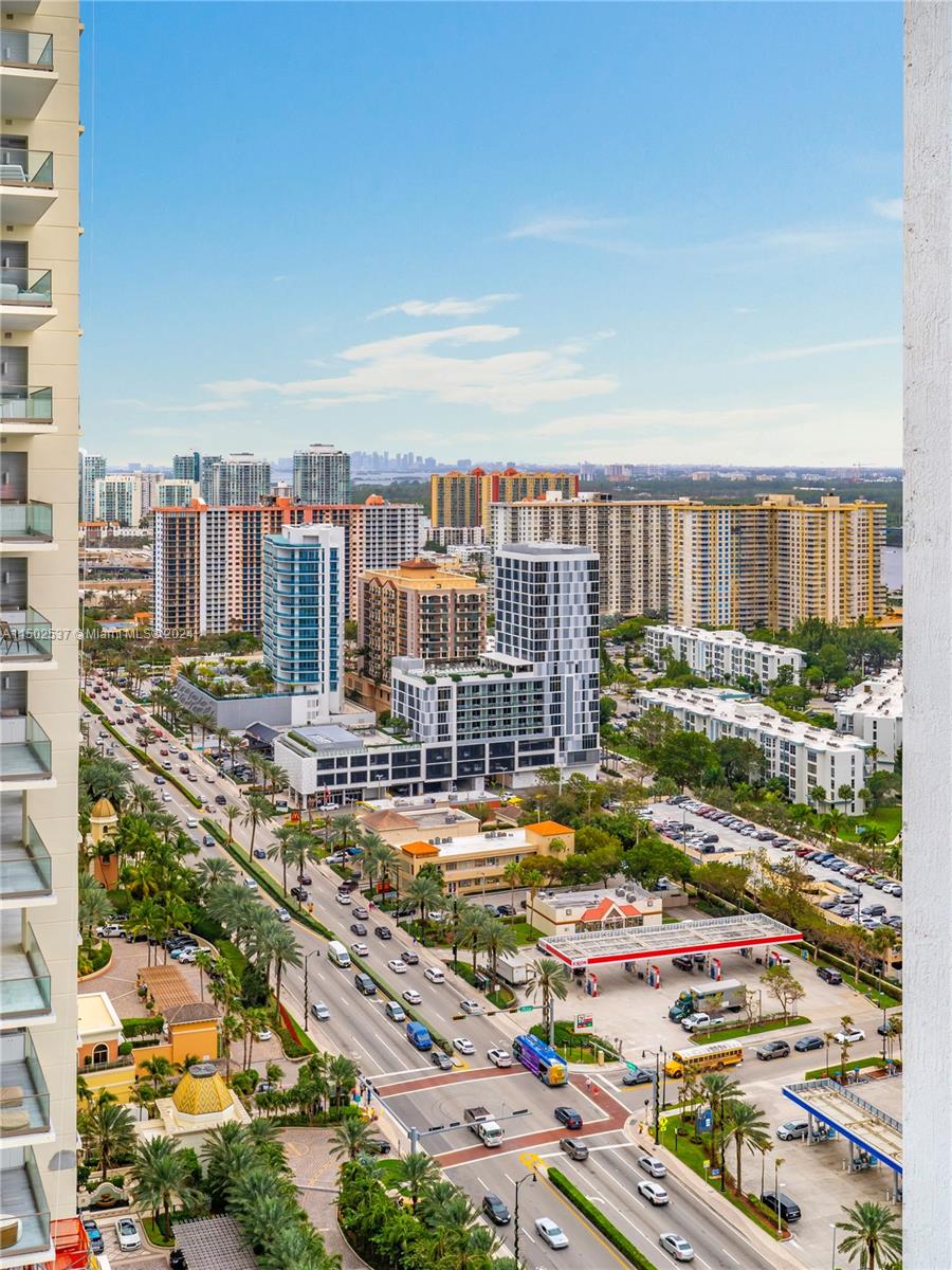 TRUMP INTERNATIONAL SONES - Residential