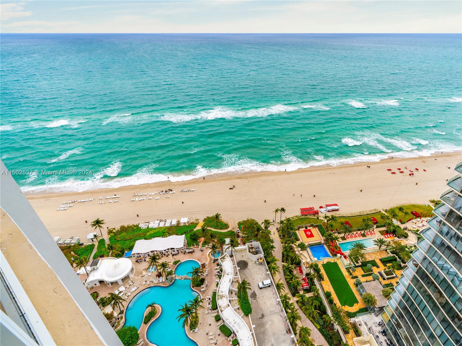 TRUMP INTERNATIONAL SONES - Residential