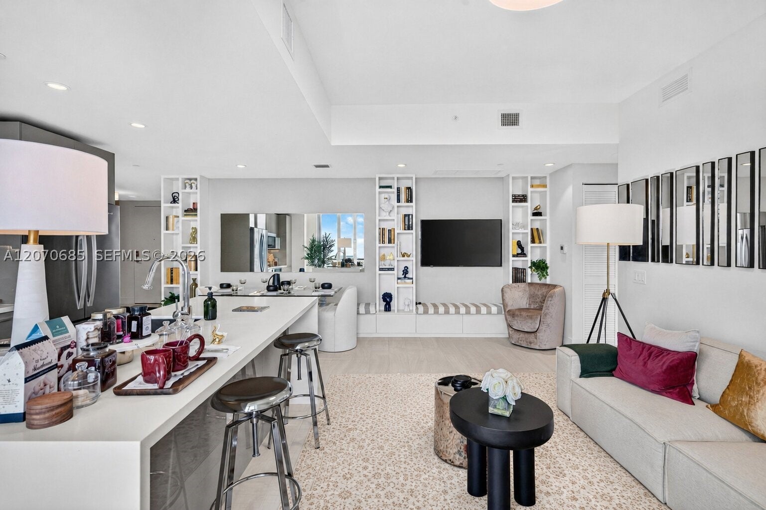 2000 Metropica Way 1901