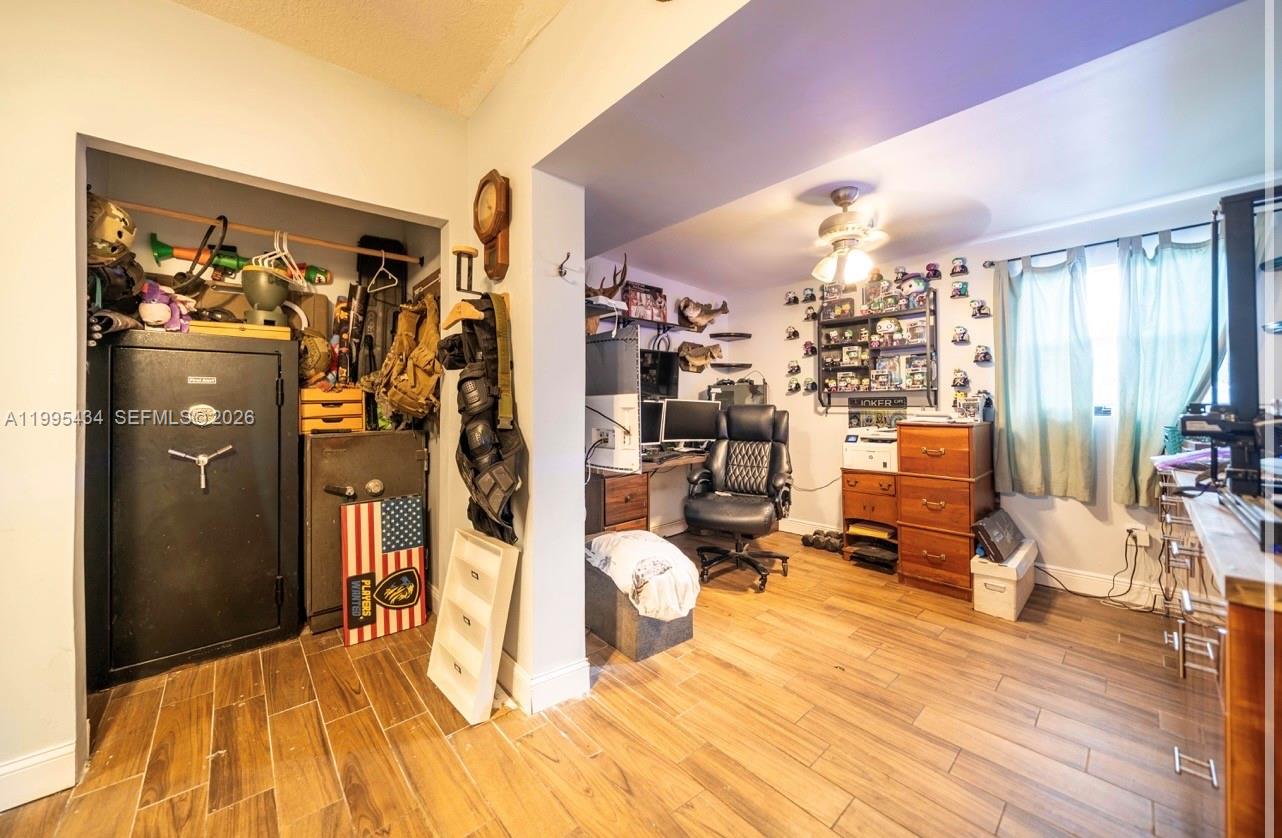 EVERGLADES LAND SALES CO - Residential