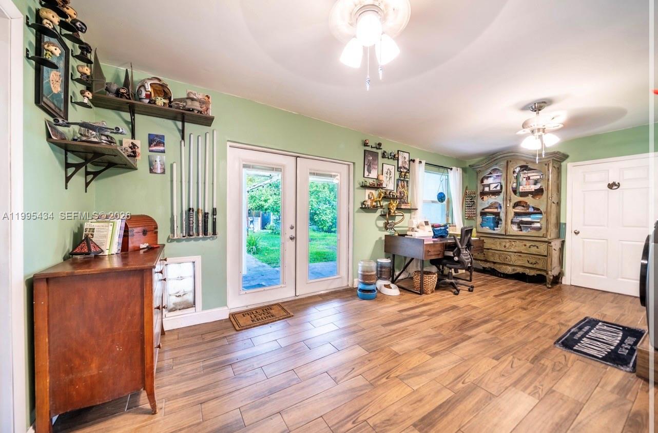 EVERGLADES LAND SALES CO - Residential