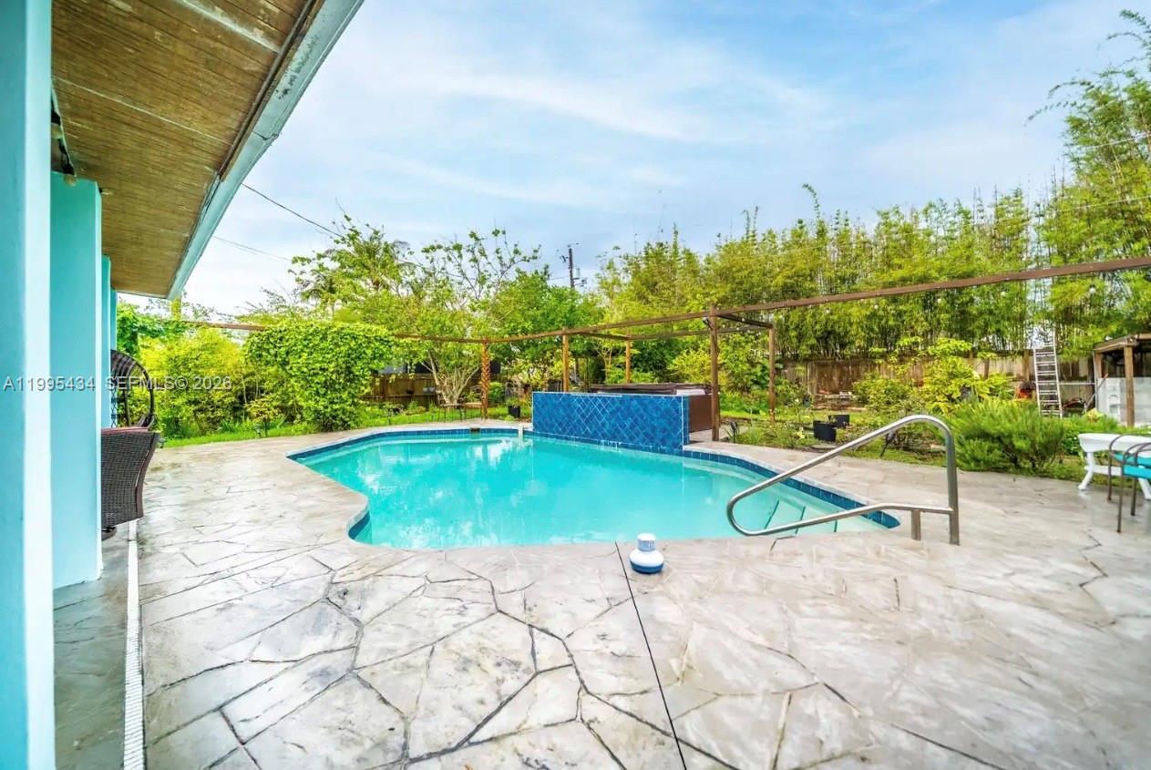 EVERGLADES LAND SALES CO - Residential