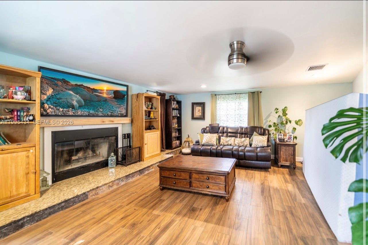 EVERGLADES LAND SALES CO - Residential