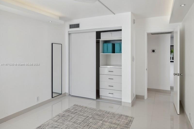 MIRADOR 1000 CONDO - Residential