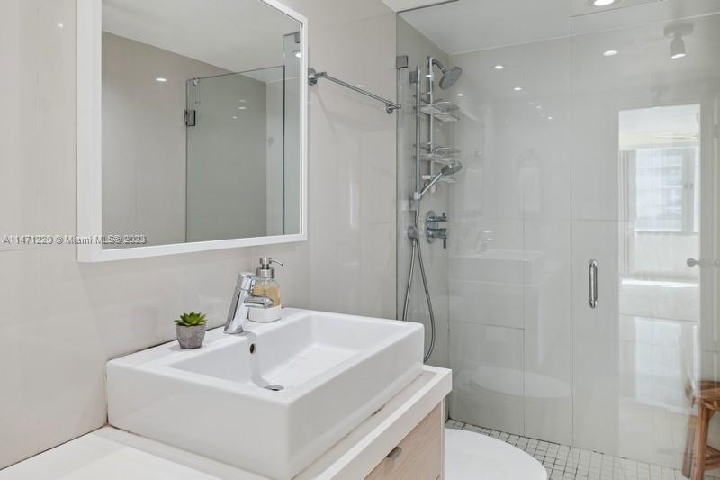 MIRADOR 1000 CONDO - Residential