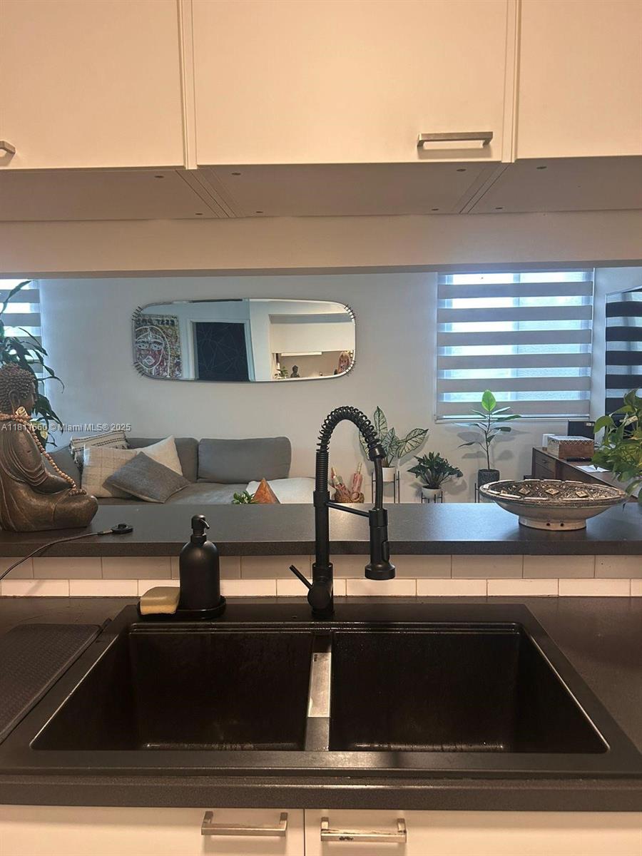 MADISON DOWNTOWN CONDO - Residential Lease