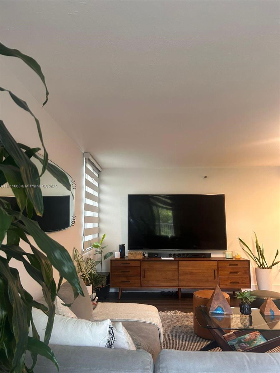 MADISON DOWNTOWN CONDO - Residential Lease
