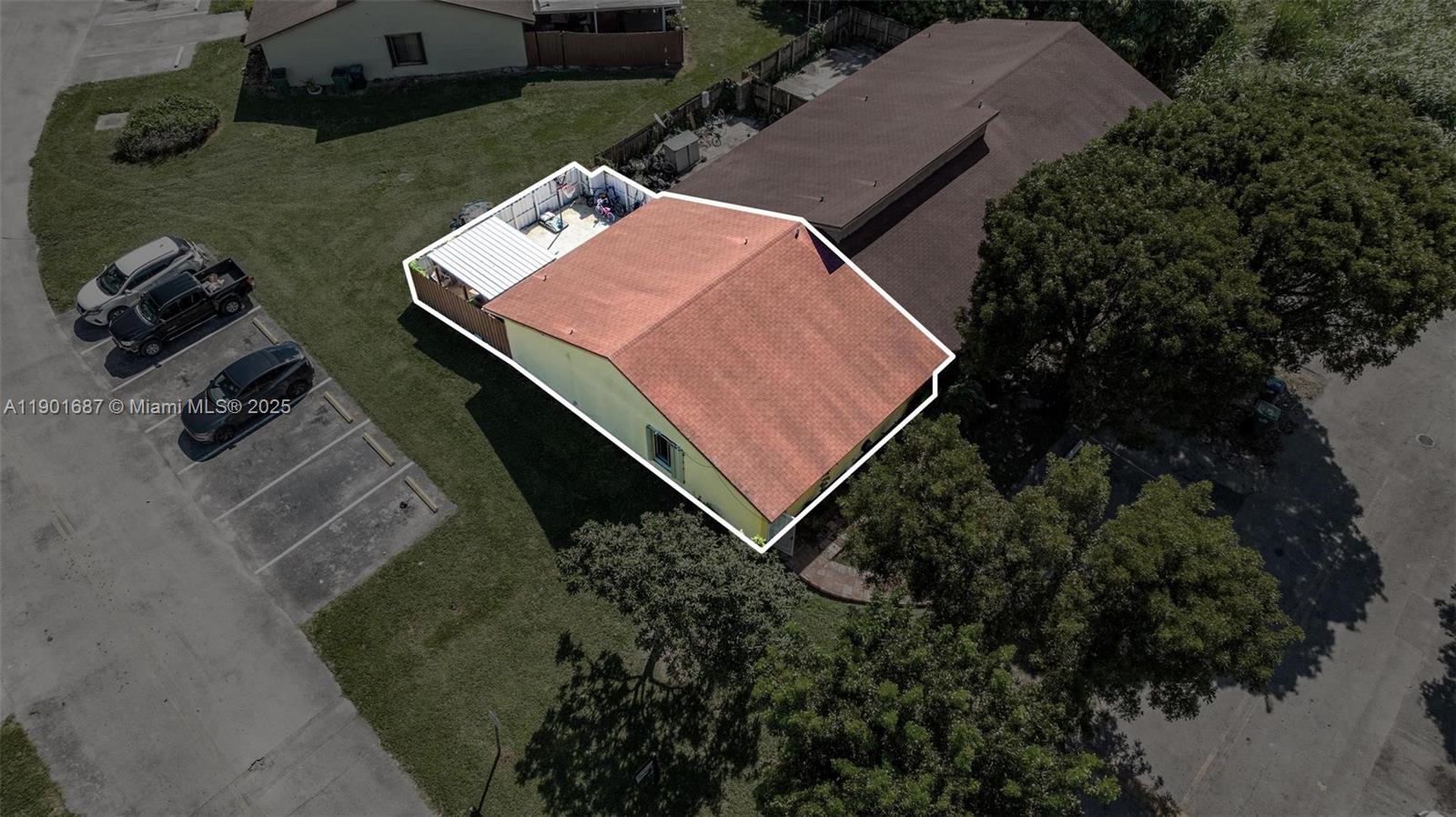 WATERSIDE TOWNHOMES SEC 3 - Residential