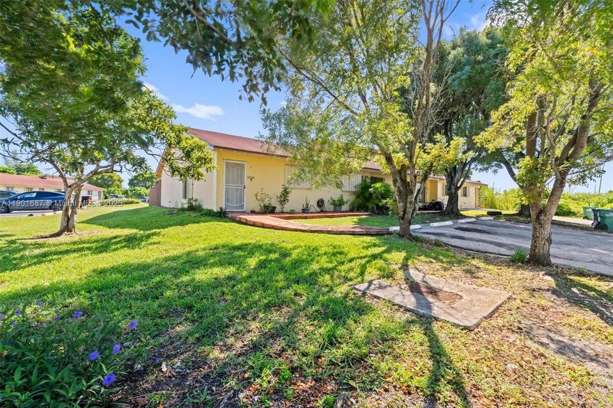 Charming 3-bedroom, 2-bath home located in a prime area of Homestead, within a quiet and well-maintained community featuring a very low HOA fee. Perfect for family living or as an excellent investment opportunity.

This property offers hurricane protection, a 2019 air conditioning system, and appliances that are only two years old, providing comfort, efficiency, and peace of mind. The HOA covers exterior maintenance and landscaping, ensuring a clean, well-kept, and pleasant environment.

An ideal opportunity to live or invest in one of the fastest-growing and most desirable areas in South Florida.