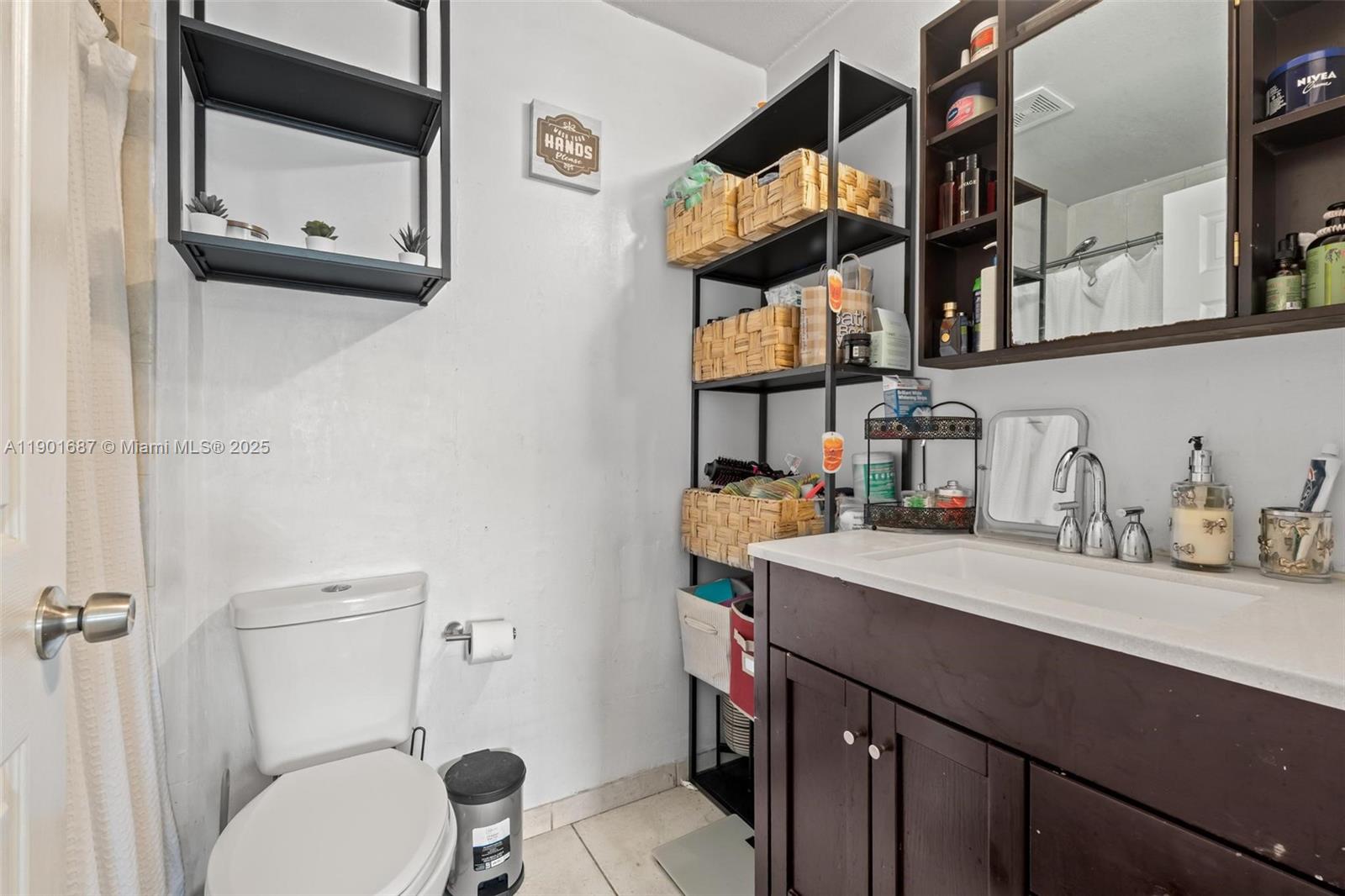 WATERSIDE TOWNHOMES SEC 3 - Residential