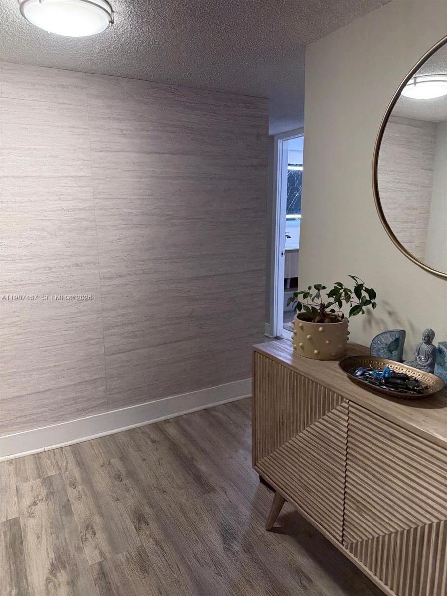 18061 Biscayne Blvd 404