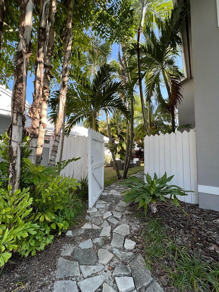 CORAL CREEK - Residential