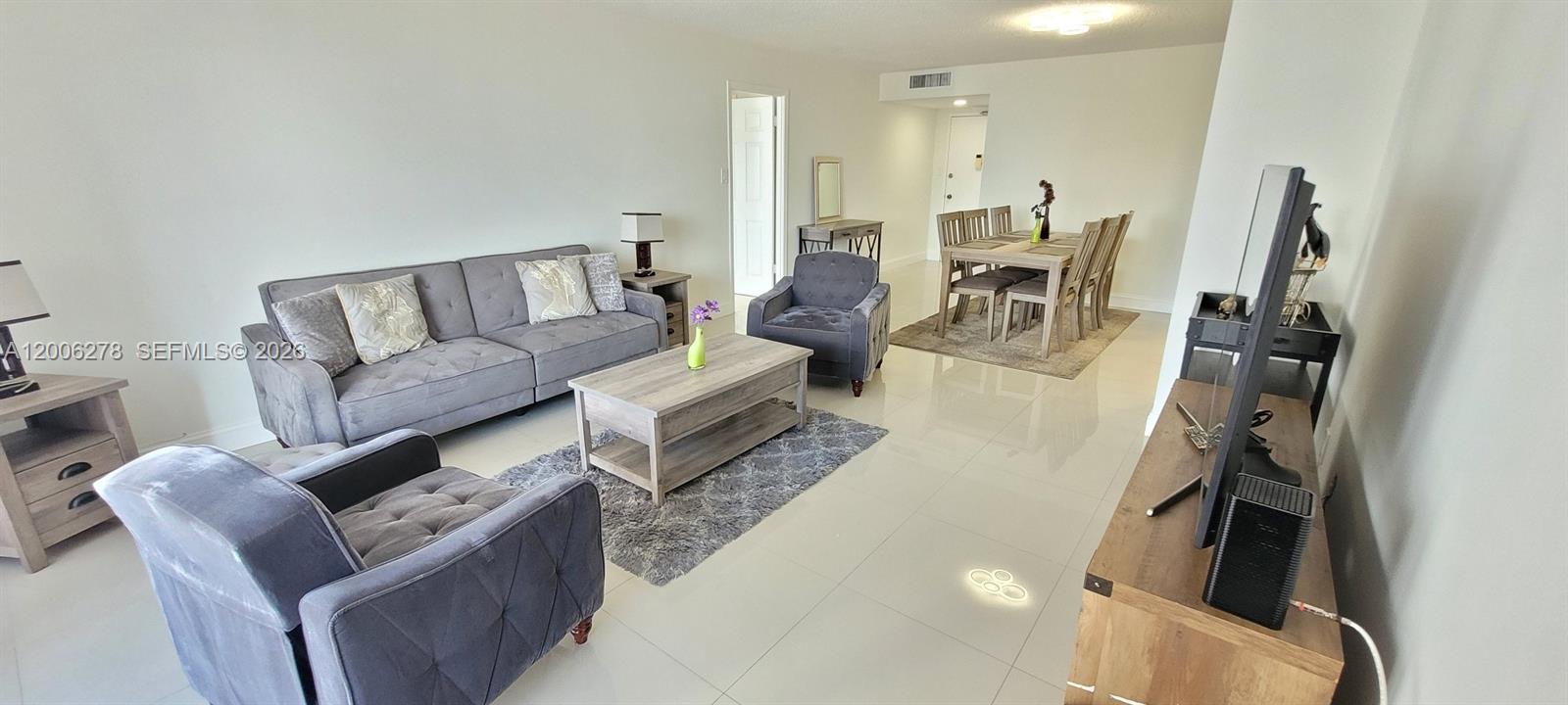 18011 Biscayne Blvd 402